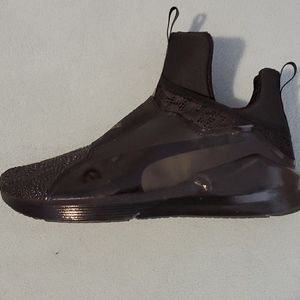 Womans puma sneakers